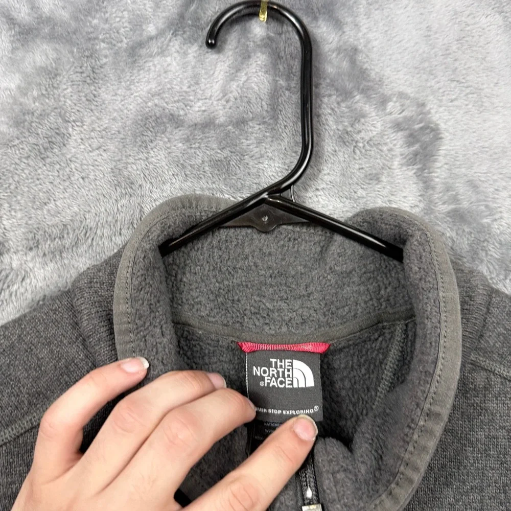The North Face Gordon Lyons Quarter Zip Pullover Mens Large Grey Fleece Sweater